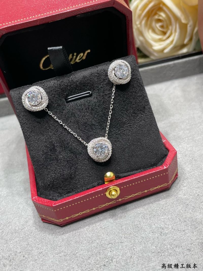 Ca*t1er necklaces